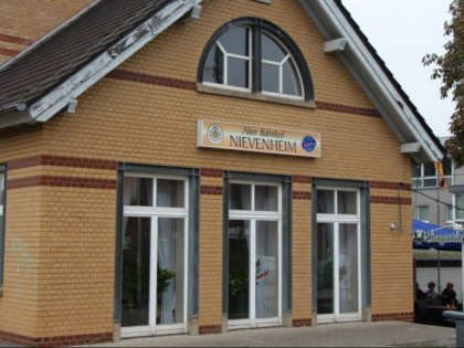 照片: Alter Bahnhof Nievenheim